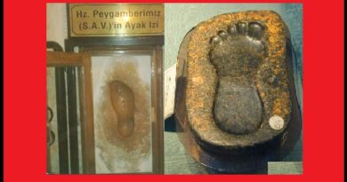 Peygamber Efendimizin Ayak İzi Hz. Muhammed'in Mucizesi Ayaklarının İzi